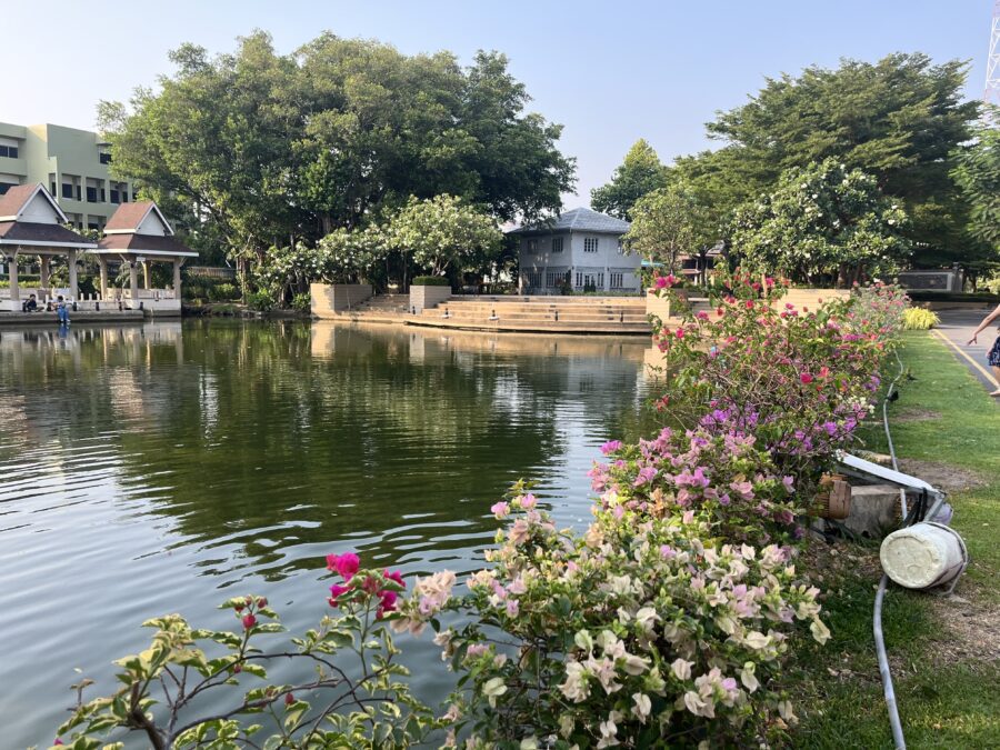 สวนเฉลิมพระเกียรติ 80 พรรษา พระบาทสมเด็จพระเจ้าอยู่หัว (บางกอกน้อย)