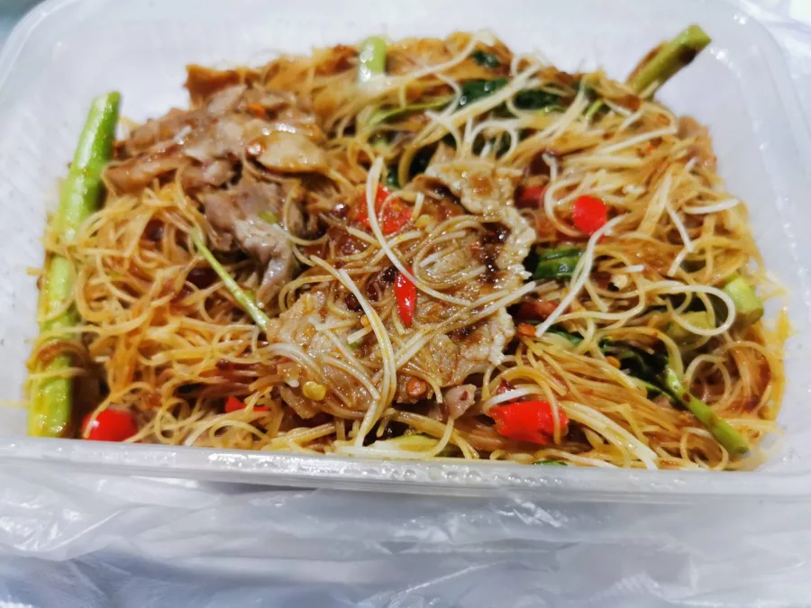 ฉอเล้ง​ หมี่กระเฉดตลาดพลู