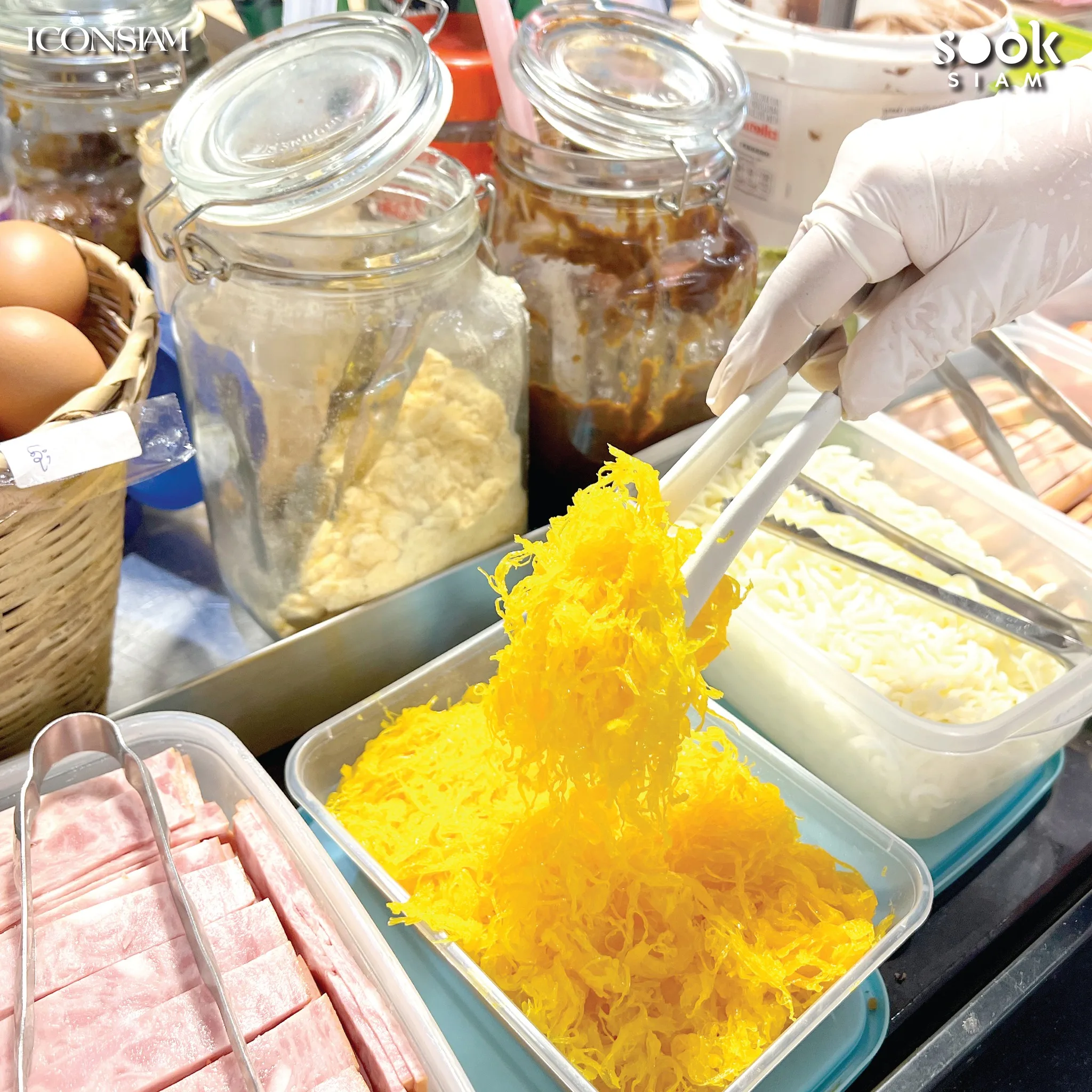 เครปยักษ์ไส้ทะลัก (Crepeyak) @ICONSIAM