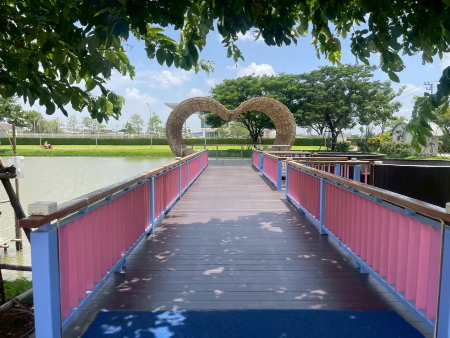 สวน 15 นาที บริเวณร้านอาหาร Jamaica Park ถนนชนบท 3