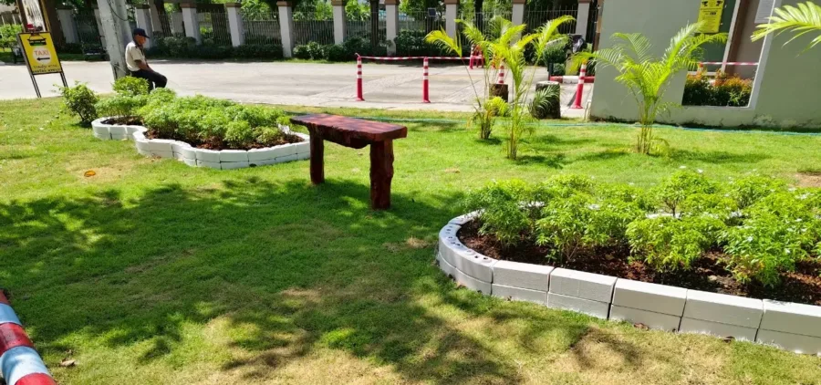 สวน 15 นาที หน้าหมู่บ้านโกลเด้นทาวน์