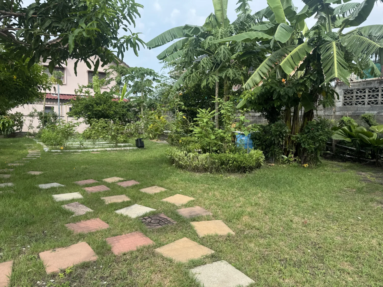 สวน 15 นาที หมู่บ้านรุ่งเจริญ 1