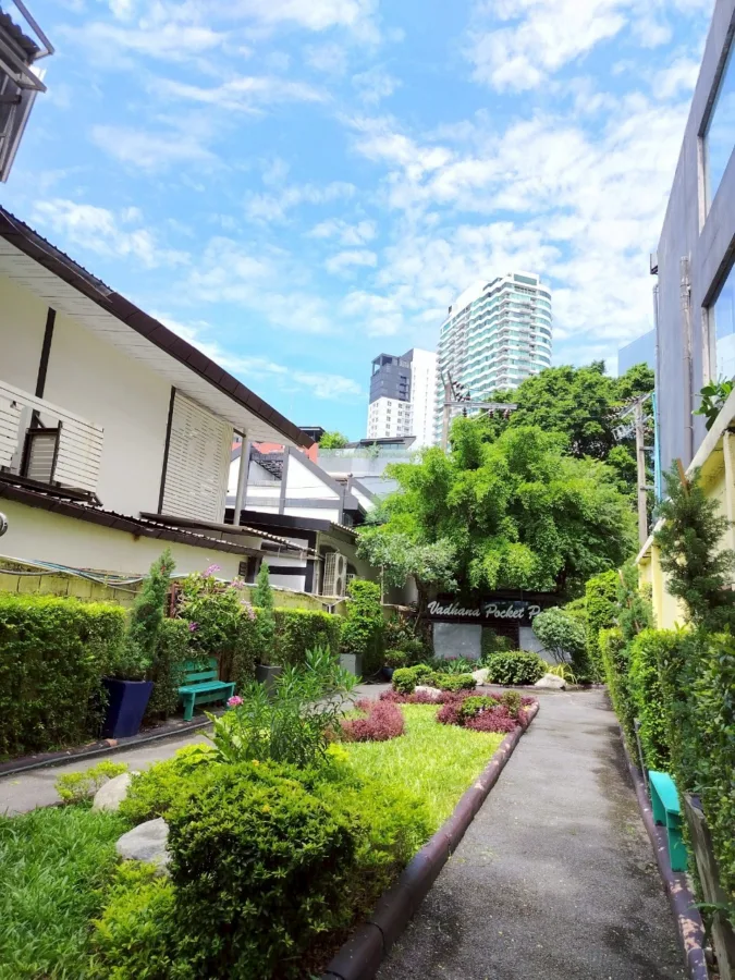 สวน Vadhana Pocket Park ซอยทองหล่อ 10