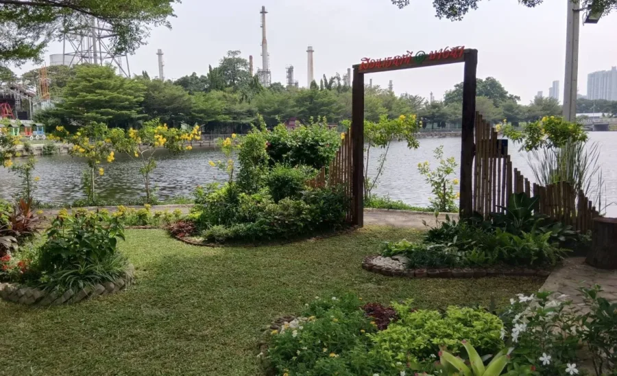 สวนริมบึง เขตบางนา