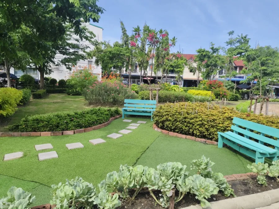 สวนหย่อมวิเศษสุขนคร