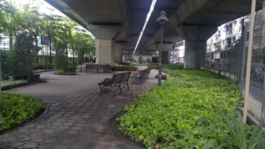 สวนหย่อมเฉลิมพระเกียรติ 72 พรรษา