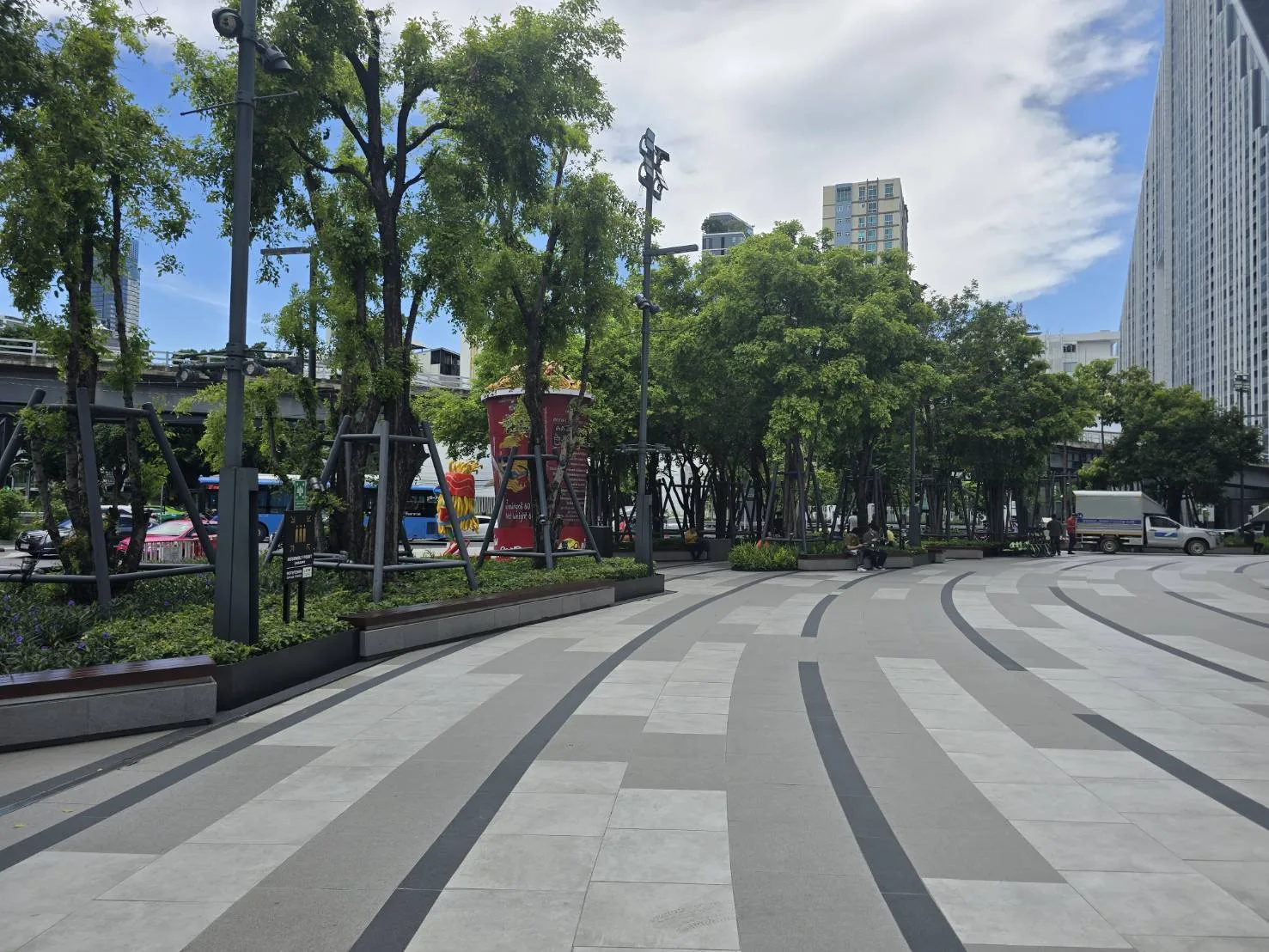 สวนอาคารสามย่านมิตรทาวน์ ชั้น G