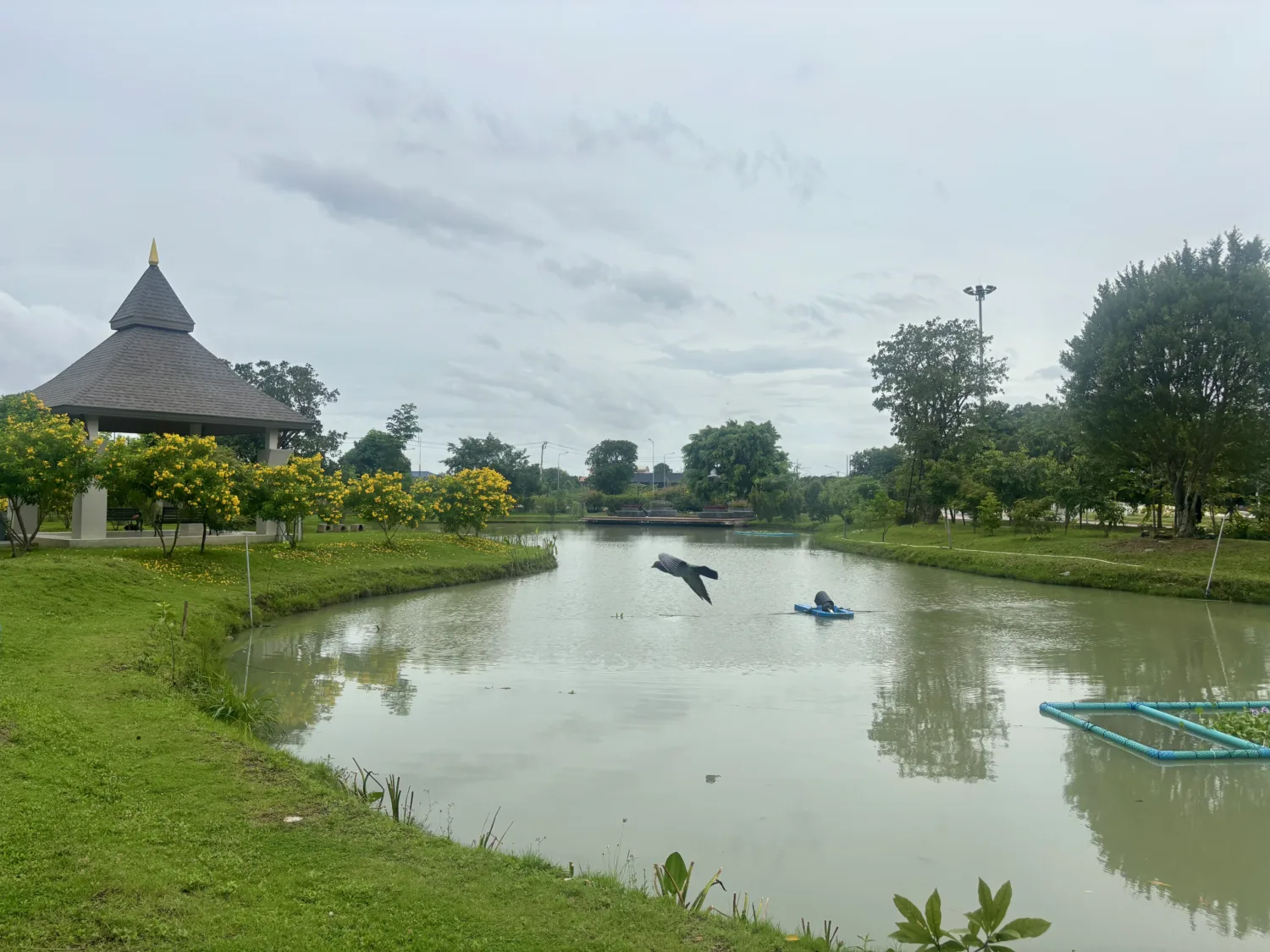 สวนสาธารณะทางต่างระดับถนนพรานนก-พุทธมลฑลสาย  4 ตัดสาย 2