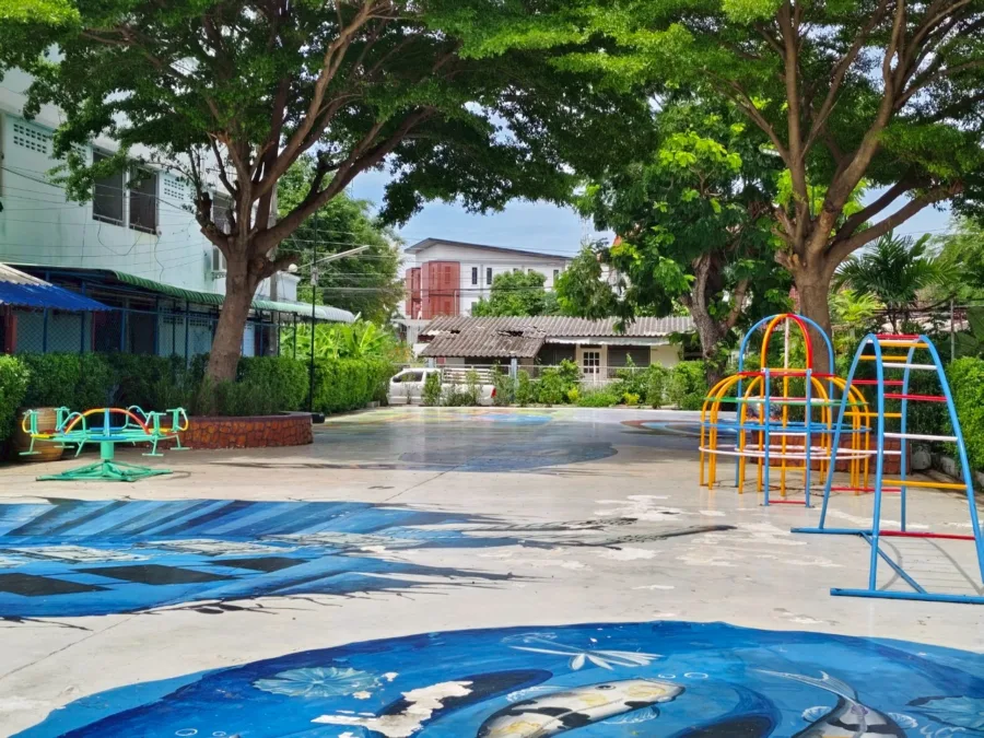 สวนเด็ก”15 นาที”ชุมชนเคหะธนบุรีโครงการ 1 ส่วน 4 (ส่วนขยาย)