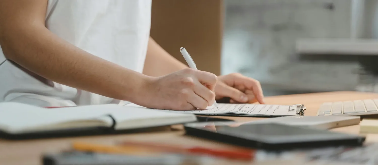 การขออนุญาตและ <br />เชื่อมต่อกับการไฟฟ้า